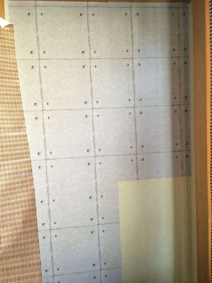 壁軸が置いてある所へ