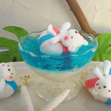 ココナッツミルク×ラムネゼリーに浮かぶ、マシュマロのシロクマくん♪