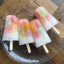 材料2つdeキラキラゼリー入りサイダーアイスバー♪