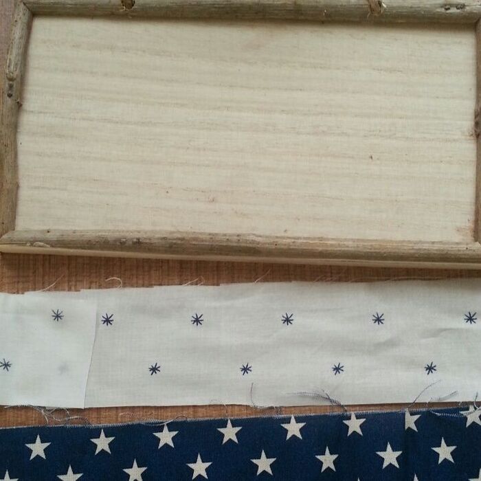 コーナーウッドボードにハギレを貼る