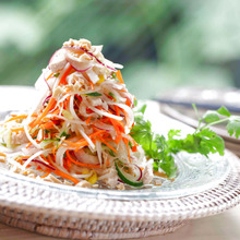 ゆでだし鶏でソムタム