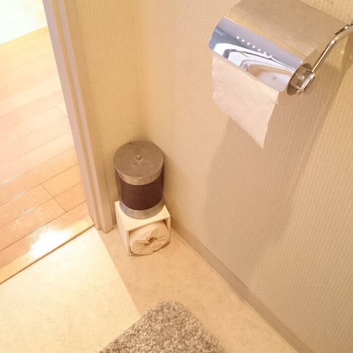 補充用トイレットペーパーは、子どもがすぐ届く所に