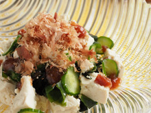 ごま油香る作り置き「梅だれ」の豆腐サラダ