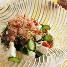 ごま油香る作り置き「梅だれ」の豆腐サラダ