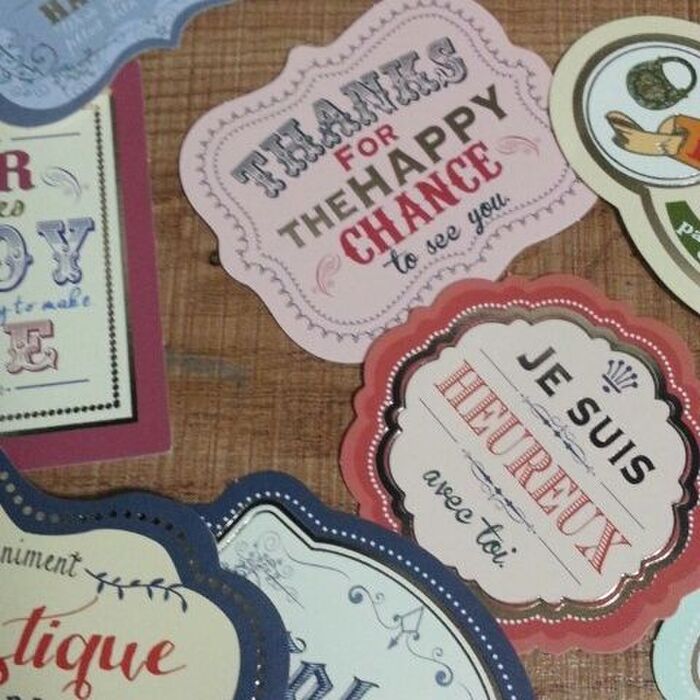 おもて表紙にシールを貼る