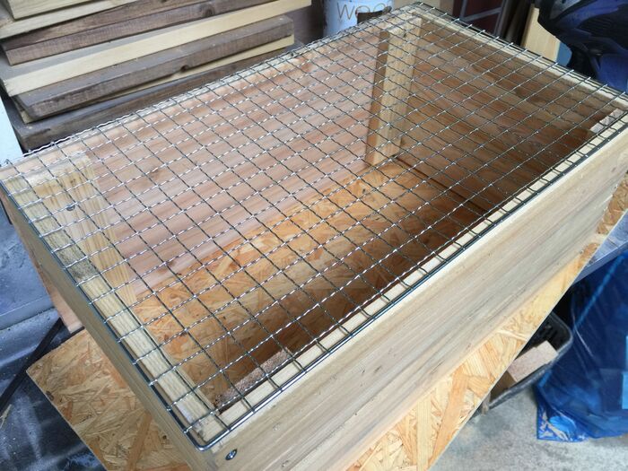 箱の底部分に、、、