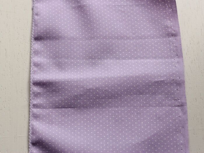 端ミシンをかけます