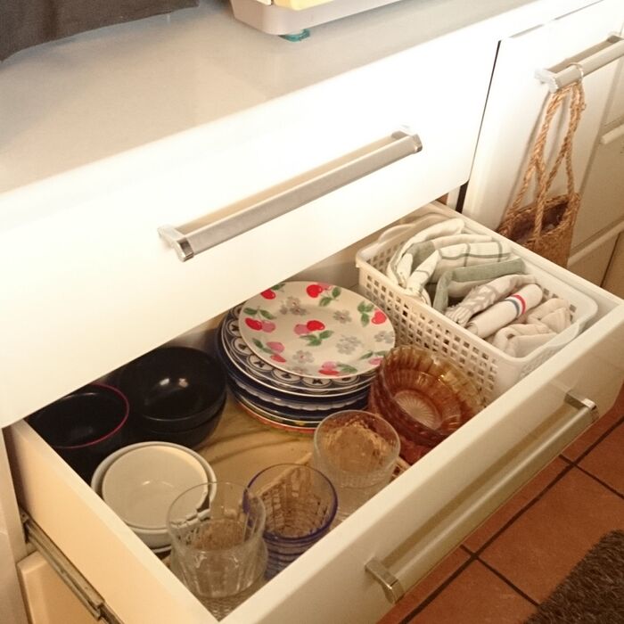 時短収納アイデア③子どもが使う食器は別のコーナーを設置