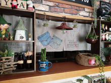 セリアのカフェカーテンをペンキやはぎれでリメイク