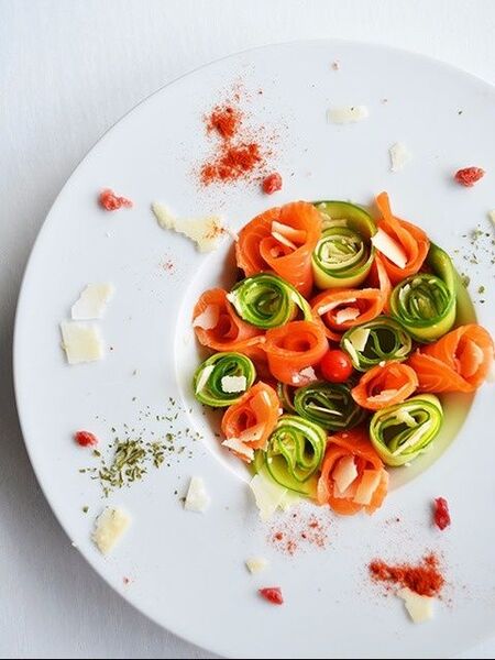 サーモンとキュウリのぎゅうぎゅう3分サラダ