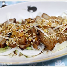 炙りチャーシューと玉ねぎのサラダ