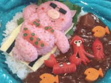 夏にぴったり豚さんデコカレー♪ビーチでのんびり~