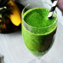 小松菜、バナナ、パイナップル♪ 若さキープのスムージー