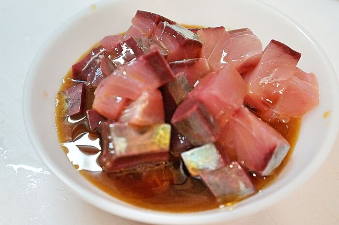 ①お刺身を漬けこむ