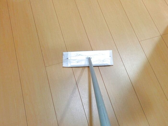 ウエットタイプのフローリングワイパーで、広範囲を掃除する方法☆