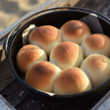 【夏キャンプ】ダッチオーブンで作る「ちぎりチョコパン」