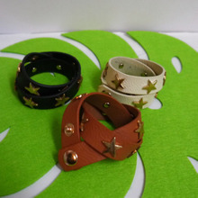 300円でこのクオリティ!革のブレスレット