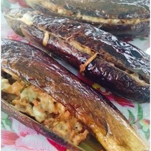 オススメBBQ!丸ごとナスの肉詰めホイル焼き