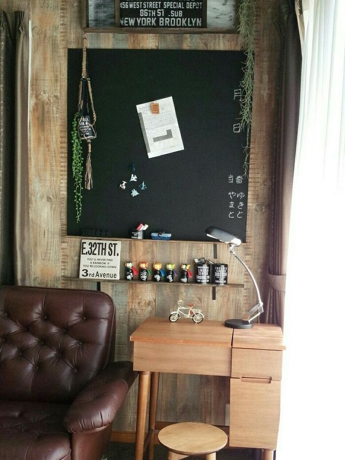 ベニア板1枚が黒板に!子供の勉強場に