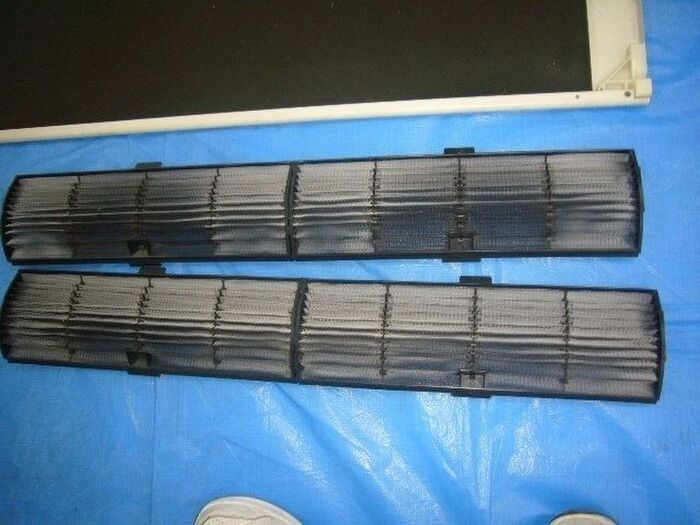 エアコンフィルターの掃除方法