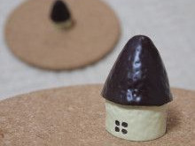 ゴミ箱に蓋が欲しくなり、100均で作ってみました