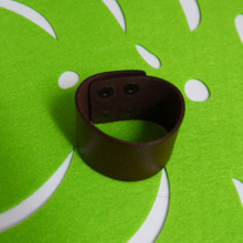 使えます!3coinsのバングル