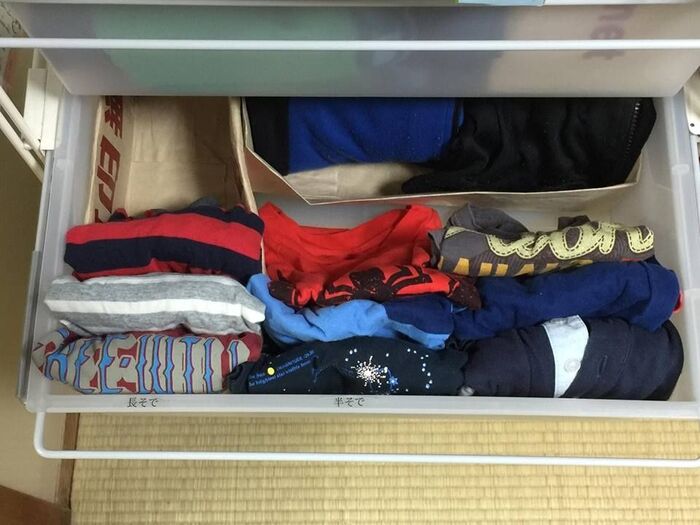 紙袋を仕切りに