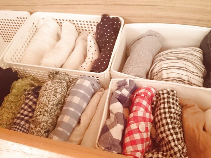 【子ども部屋服収納】たたまぬのなら、丸めてみよう!