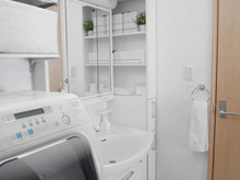 万能!プラスチック段ボール♪洗面所の造り付け収納のイライラ解消