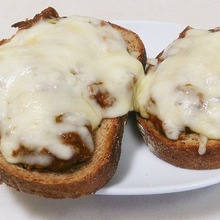 野菜たっぷりキーマカレートースト