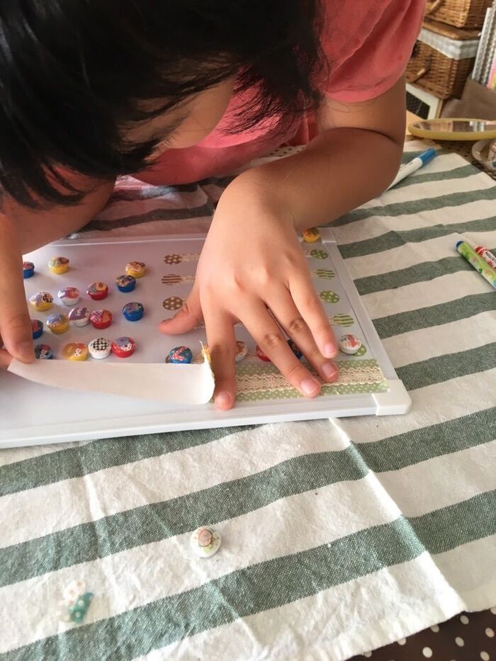 まずは土台を貼って