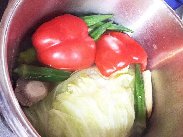 2.野菜をゆでる（圧力鍋で加圧する）