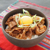 夏バテ対策!スタミナメニュー「豚の生姜焼きスタ丼」