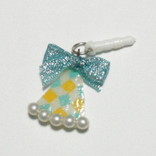 お弁当の蓋でプラバンスマホジャックをハンドメイド