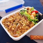 食欲の秋に食べたい!お弁当レシピ「牛ごぼうごはんのボリューム弁当」