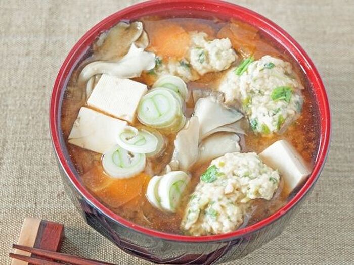 野菜が高い今活躍!「 豆苗」を使った具だくさんみそ汁
