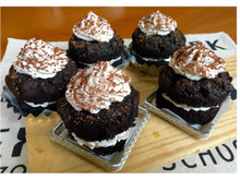 混ぜて焼いてサンドするだけ!オレオ風ココアケーキ