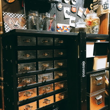 セリアのブリキ缶で棚をDIY‹‹\(///'ω'///)/››