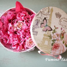 100均のラブリーなBOXでフラワーアレンジ