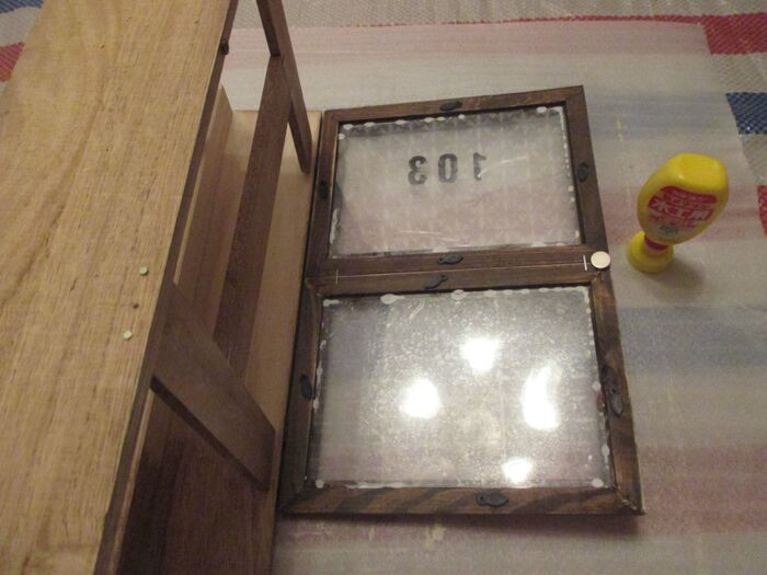 ⑫それをフレームにボンドでくっつける。