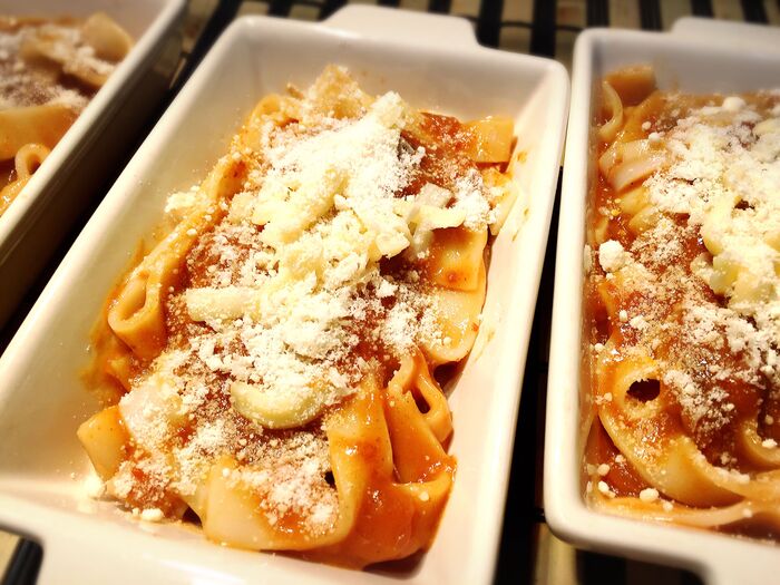 カレーと合わせます。