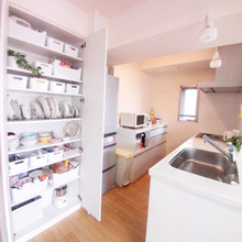 IKEAの収納品で!リビングの魅せる食器棚