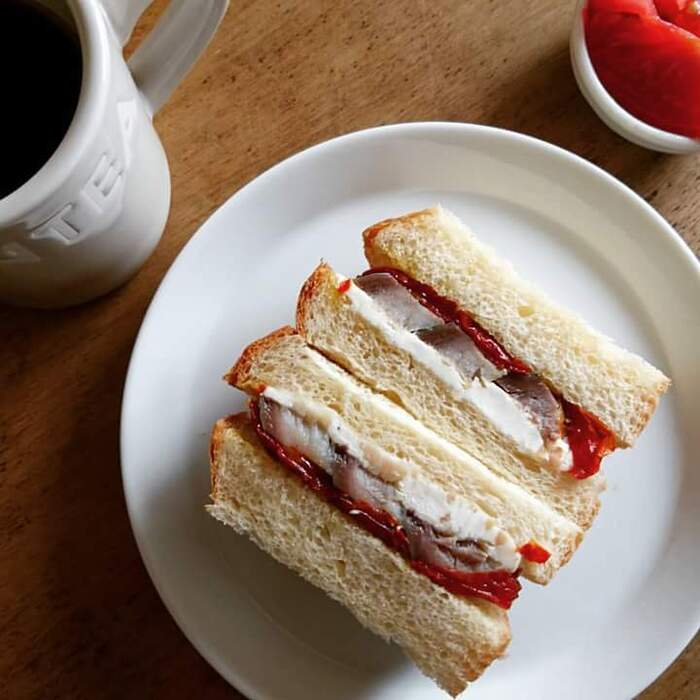 真ん中を縦にカットすれば完成❗