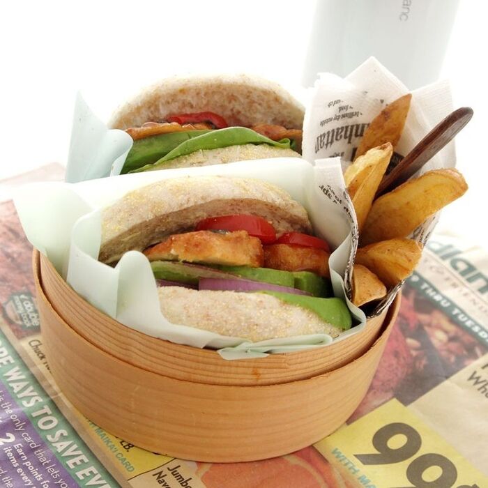 お楽しみ♪お弁当レシピ「チキンアボカドバーガー弁当」