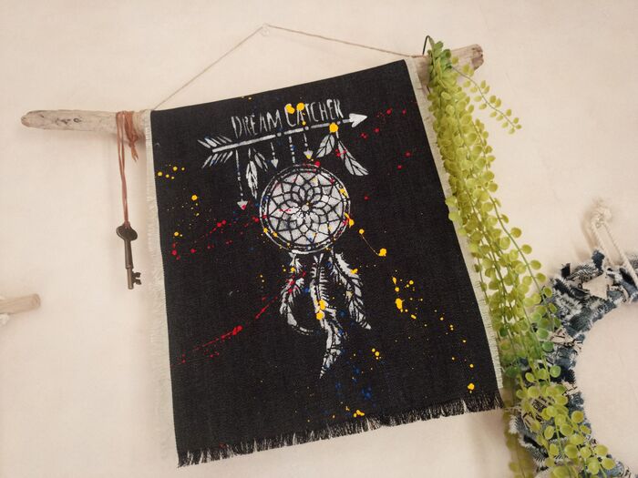 100均デニム生地と流木でタペストリー