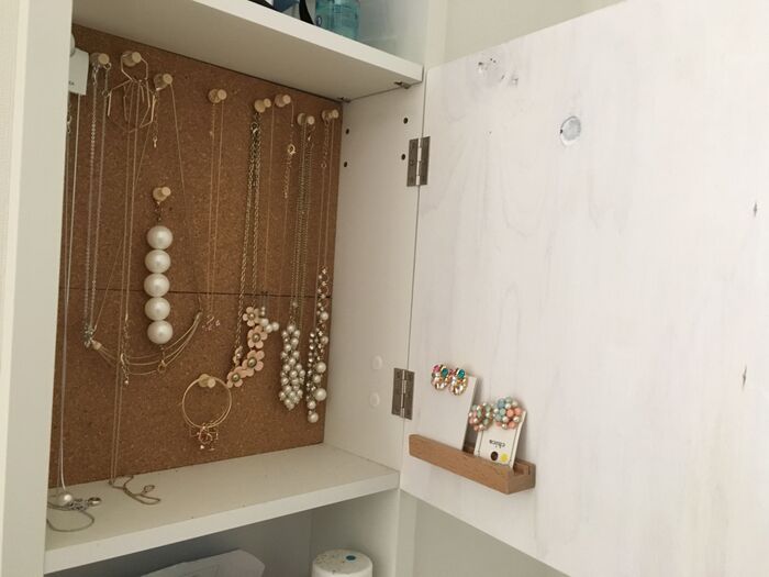 廃材とセリアの商品で!飾り棚にアクセサリー収納を作ろう