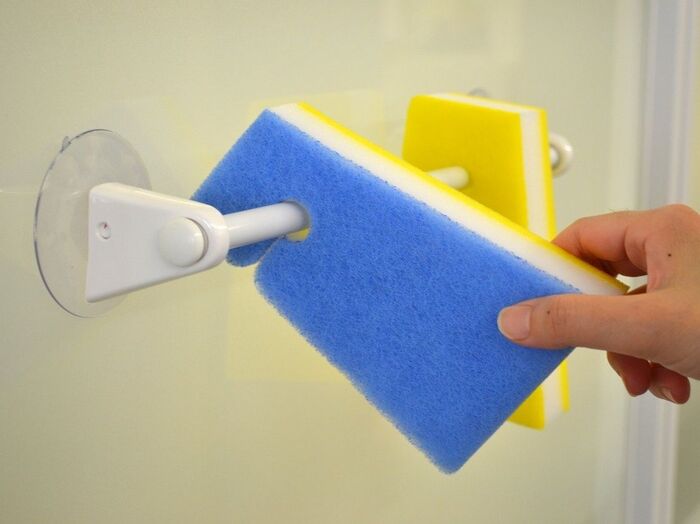お風呂掃除用「フッキングバススポンジ」引っ掛けて保管できるから、乾きやすい！ 手にとりやすい！