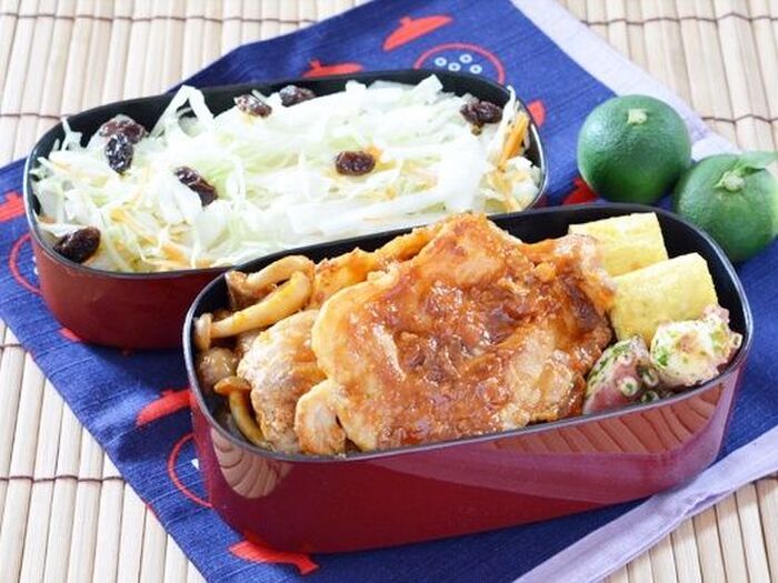 秋味*梨でポークチャップと梨のサラダのお弁当**