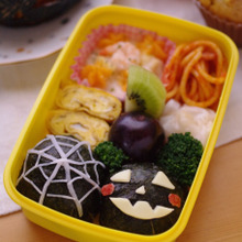 ★ハロウィンの蜘蛛の巣★おにぎりキャラ弁当のレシピ