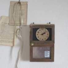 100均フレームで!レトロな古時計風♪扉を開けると。。♪